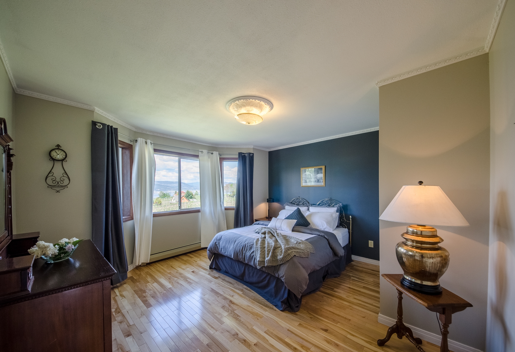 BERLIN 2 bedroom SUITE -master bedroom-