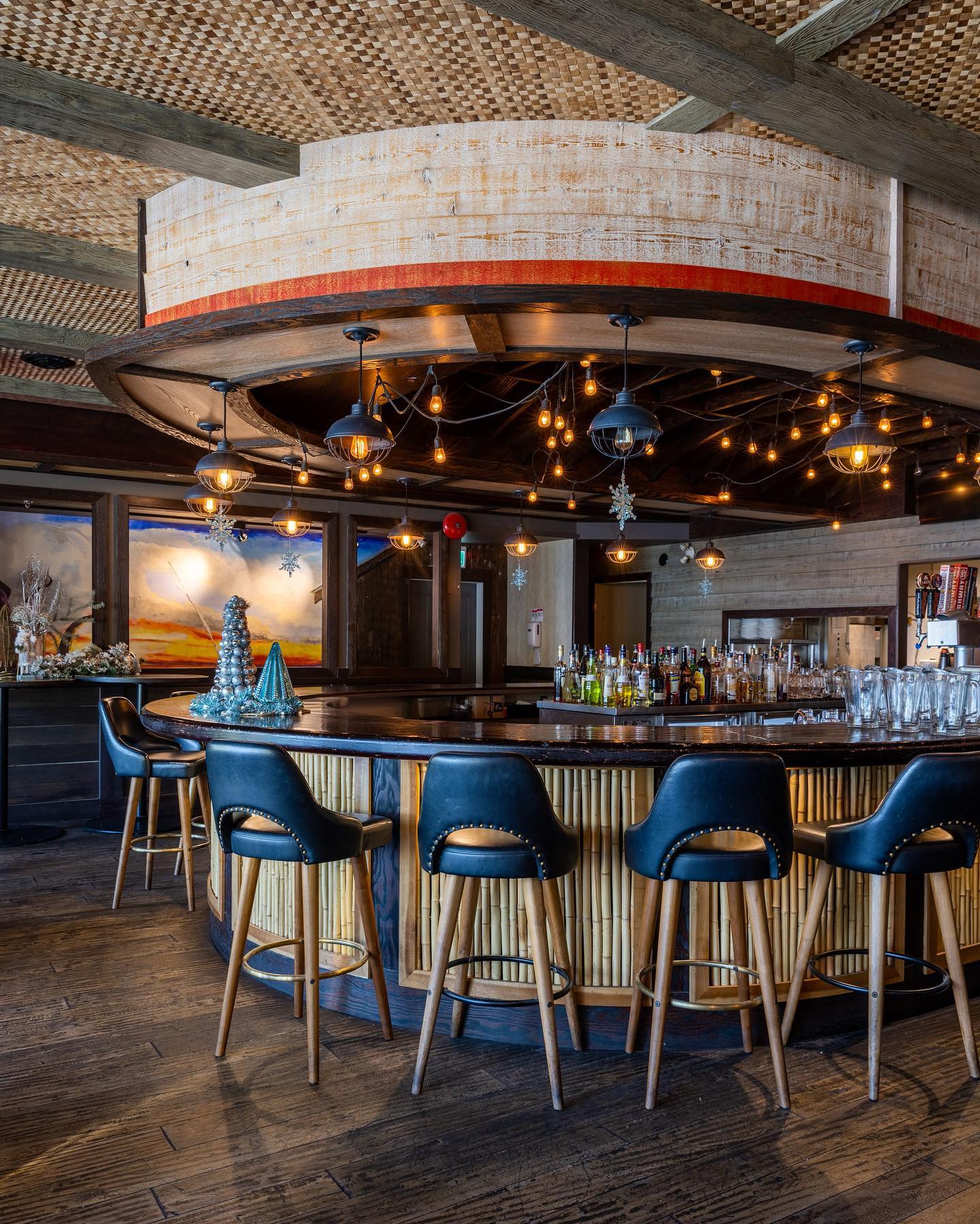 Salty's Beach House - Okanagan Lake Penticton