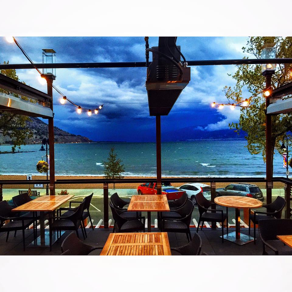 Salty's Beach House - Okanagan Lake Penticton